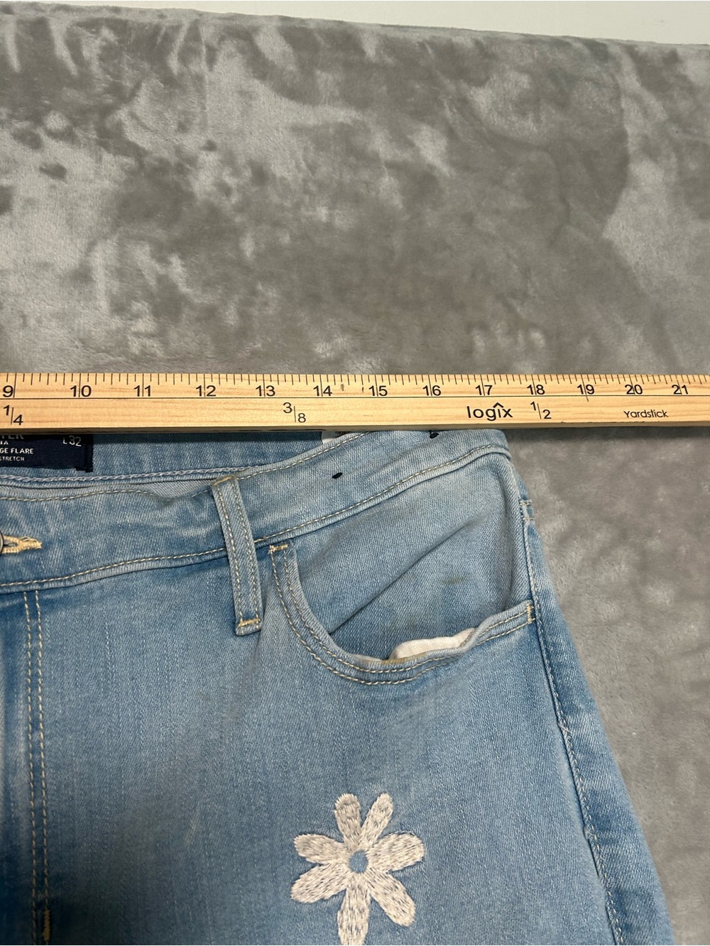 Hollister High Rise Flare Jeans Women’s 19R 34x32 Light Wash Embroidered - Picture 7 of 10
